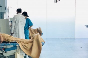 La labor del nefrólogo en la sala de diálisis